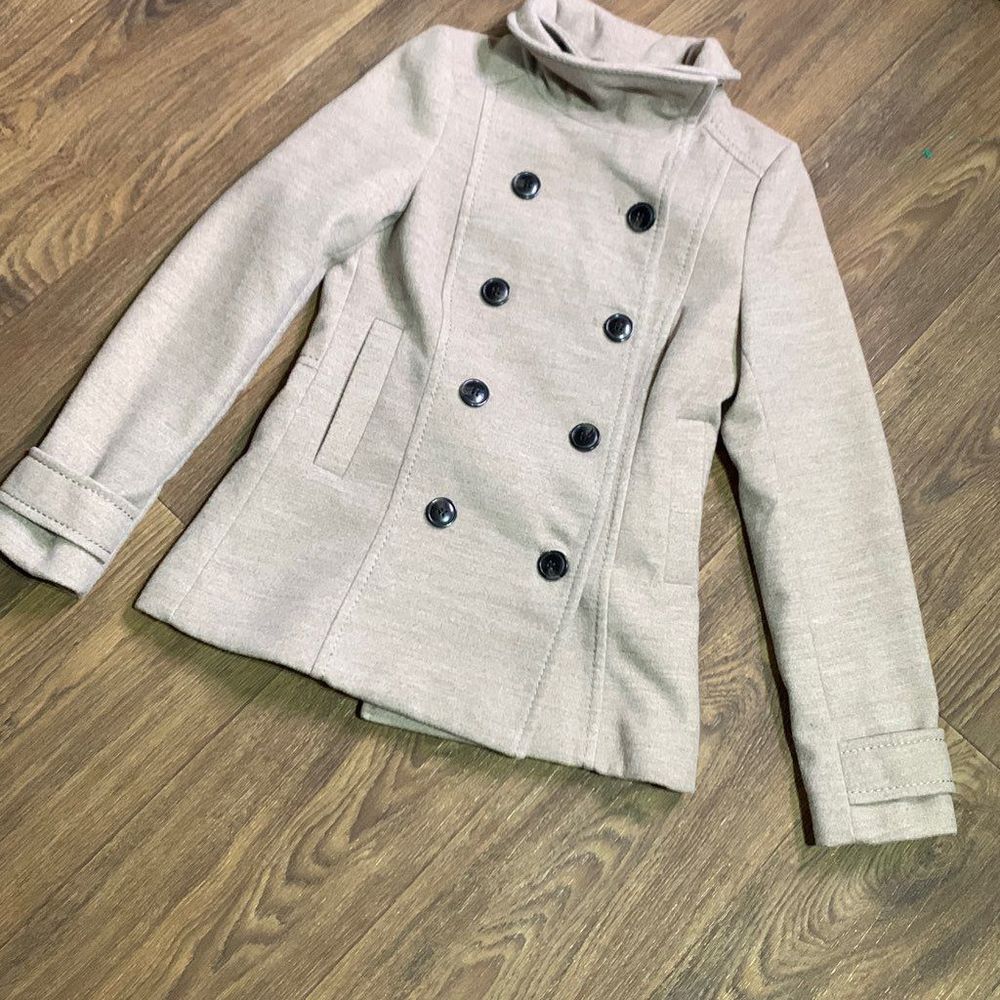 H&M winter jacket. Lined peacoat brown earthy button up dress jacket cozy